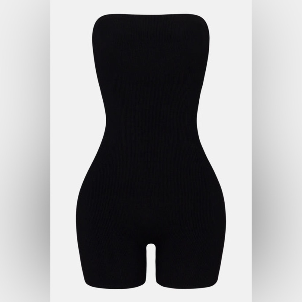 Fashion Nova Snatched Strapless Romper in Black ‘Buenos Aires Romper’ | S | NEW - Picture 2 of 5